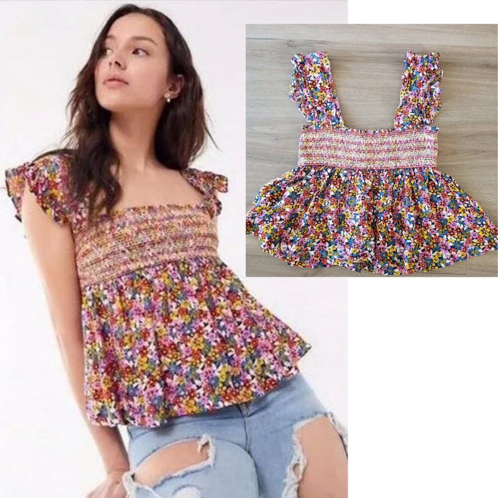 UO floral smocked floral crop top sz S